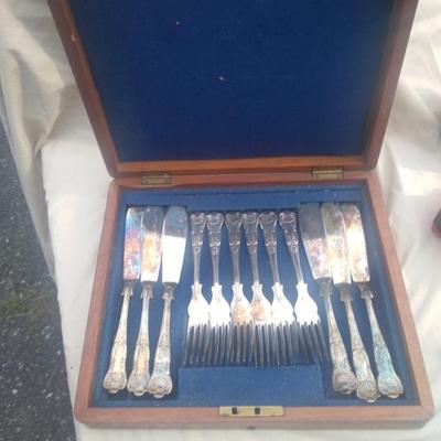 Boxed fish dessert set