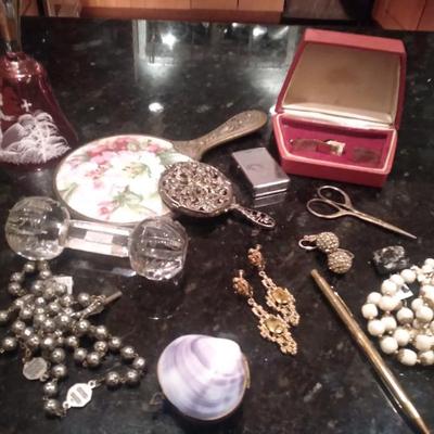 Sale Photo Thumbnail #19: MSc. Items and costume jewelry