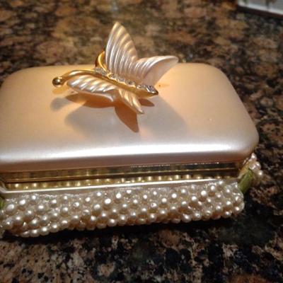 Jewelry box