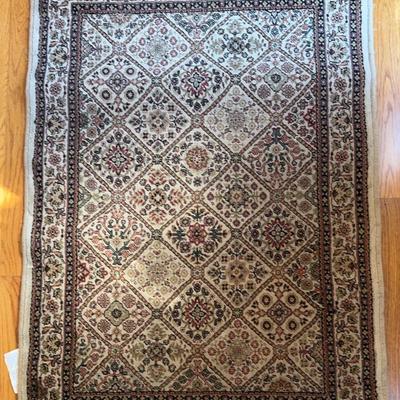 Escalla  31” X 45” Rug