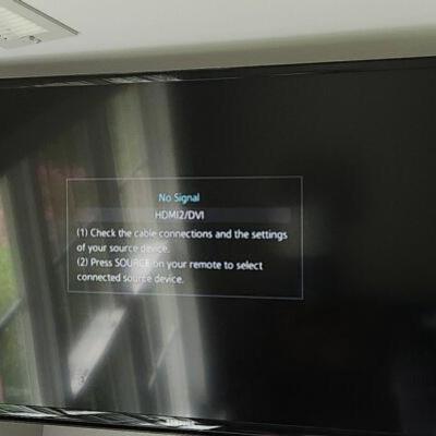 Samsung 40” TV - Model UN40H5201AF