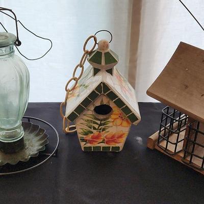 Bird Homes And Feeders 