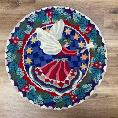 Round Hand-Hooked Angel Rug