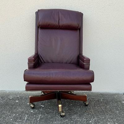 Classic Leather Executive Swivel Office Chair