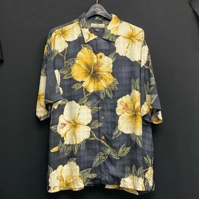 Tommy Bahama Men’s Black/Yellow Hawaiian Shirt