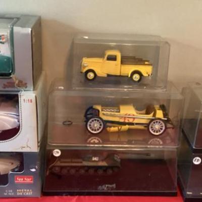 Sale Photo Thumbnail #101: Collection of model vehicles