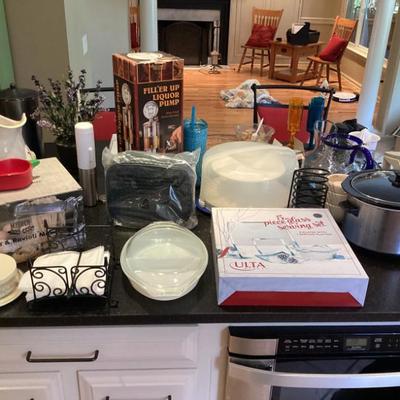 Sale Photo Thumbnail #94: Crockpot serving pieces, and other various kitchen items
