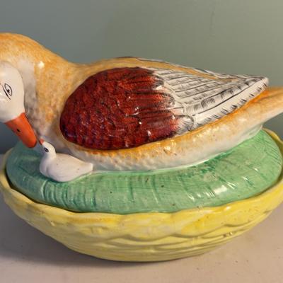 Staffordshire - Antique Majolica Hen Covered Dish