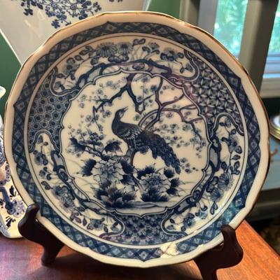 Japanese Toyo porcelain plate. 