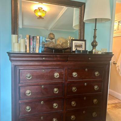 Heavy Vineyard Furniture solid wood dovetailed 10 drawer dresser. 