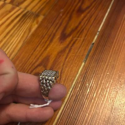14k yellow gold men’s ring with 16 diamonds. Weighs 13.5 grams. Size 10.5 $1100