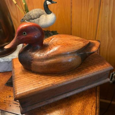 Solid wood lidded duck box. 