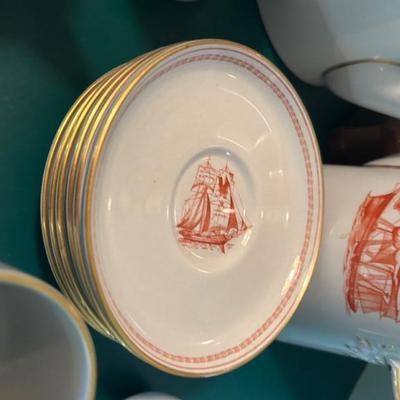 6 Small saucers. 