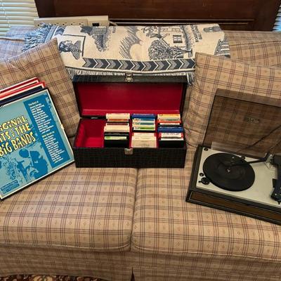 Vinyl, 8 Tracks and Turntable 