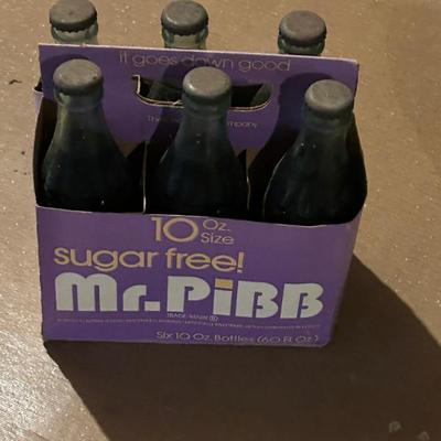 Vintage Sugar Free Mr. Pibb Six Pack Holder w/ Bottles