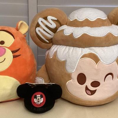 CMS117 Disney Plushies & Dog Toy