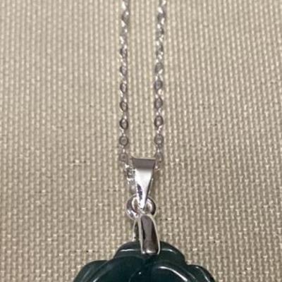 CMS063 Carved Jade Rose Pendant & 17” Sterling Silver Chain New