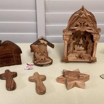 CMS005 Koa Nativity Puzzle, Carved Olive Wood Nativities, Crosses & Candle Holder
