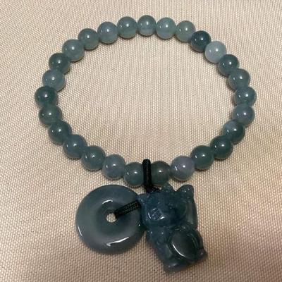 CMS060 Beaded Jade Bracelet With Lucky Neko Cat & Circular Charm New