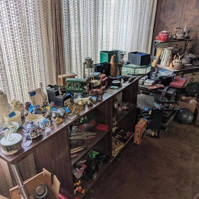 Sale Photo Thumbnail #15: Collectibles and antiques 