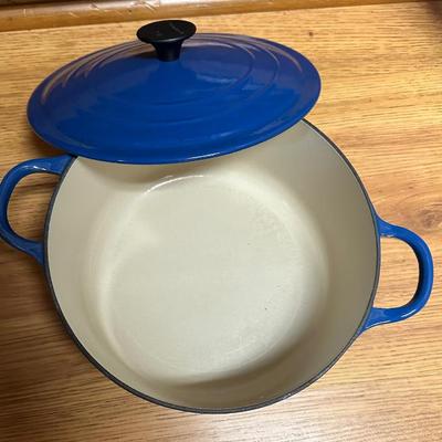 Sale Photo Thumbnail #47: Le Creuset Dutch oven
