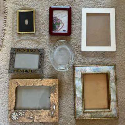 AAA029 - 9 Assorted Photo Frames