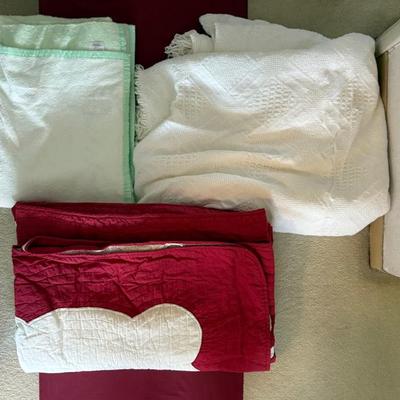 AAA061 Assortment Of Blankets (3)