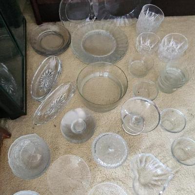 AAA044 - Clear Dinnerware (Lot 1 of 2)