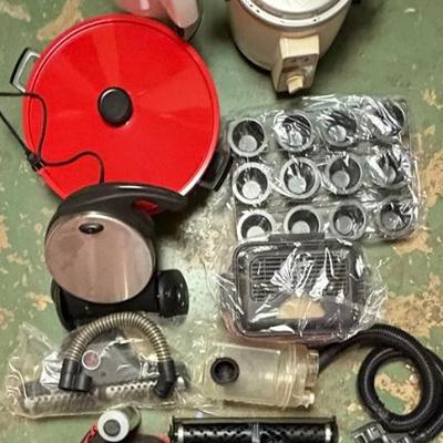 AAA249 Mystery Kitchen Appliances Lot