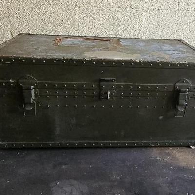 AAA245 - Vintage Footlocker 