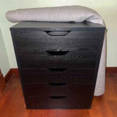 AAE413 Nightstand and 6' Rug