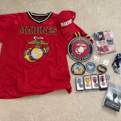 AAE054 United States Marines and Patriotic Memorabilia 