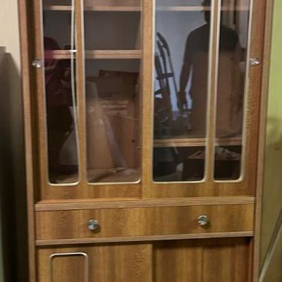 AAA219 - Large Cabinet With Clear Panel