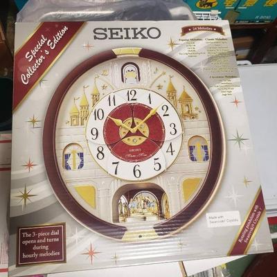 AAA036 Special Collector's Edition Seiko Clock Melodies In Motion w / Swarovski Crystals