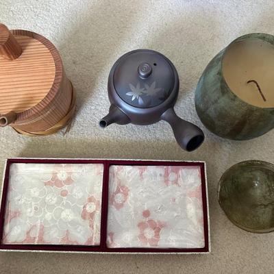 AAA139 - Japanese Teapot And Miscellaneous Collectibles 