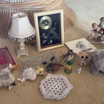AAA006 Assorted Household Collectables 