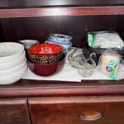 AAA074 Porcelain Serving Ware, Serving Trays, and Plastic Bowls