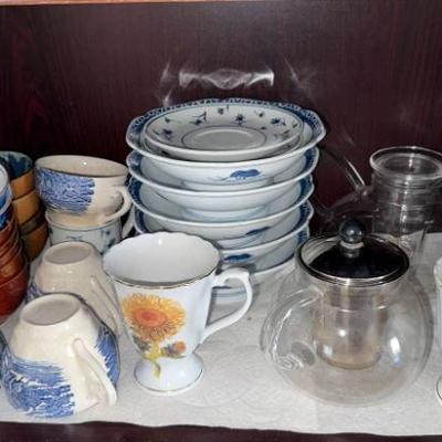 AAA038 Beautfiul China and Teapots