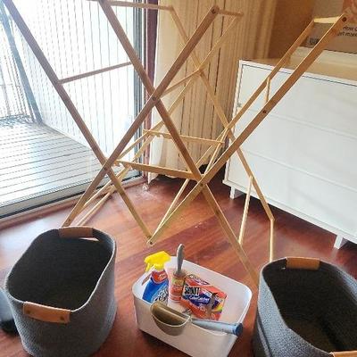 AAE409 -Wooden Clothes Hanger and Miscellaneous Household Items 