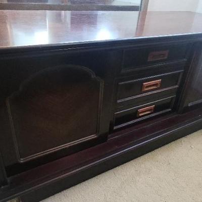 AAA077 - Cabinet Base/TV Stand 