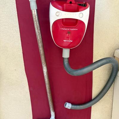 AAA159 Panasonic MC-CG301 Canister Vacuum Cleaner