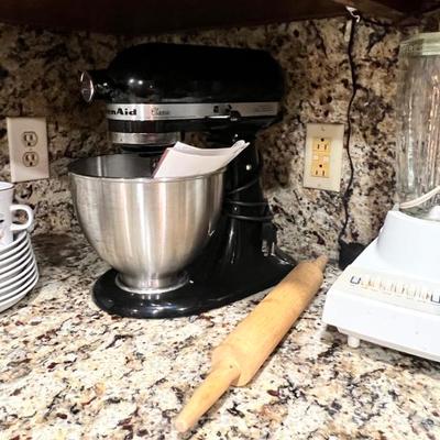 Sale Photo Thumbnail #110: Kitchenaid mixer