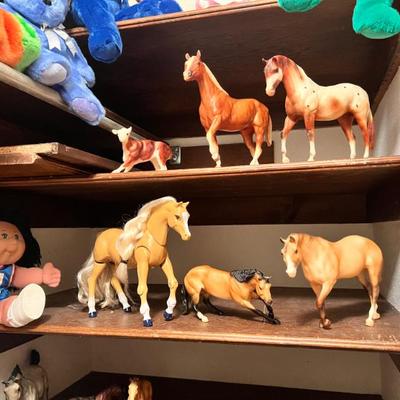 Sale Photo Thumbnail #6: Breyer horses