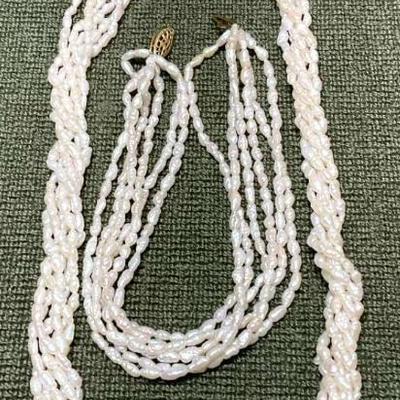 Pearl torsade complementing bracelet