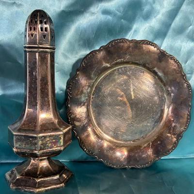 Silverplate sugar shaker and complementing plate