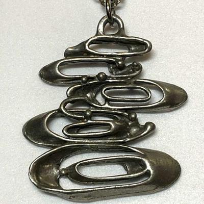 Vintage modernist necklace with abstract oval pendant