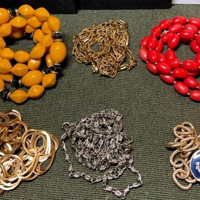 Costume jewelry necklaces