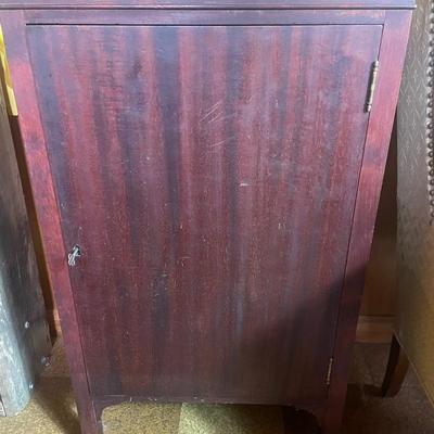 Vintage Wood Record Holder With Key