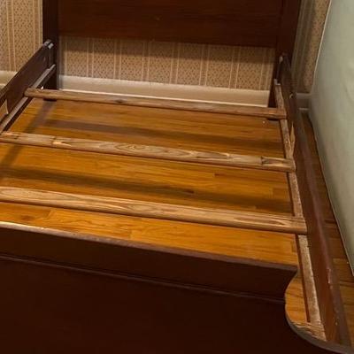Vintage Twin Size Mahogany 4 Poster Bed - Pineapple Finial 1/2