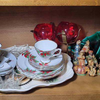 Holiday Platters And Decor